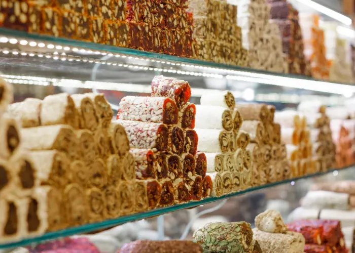 Explore the Grand Bazaar in Istanbul – The Oldest Market in the World -  COLORFUL SISTERS