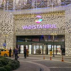 Vadistanbul Shopping Mall