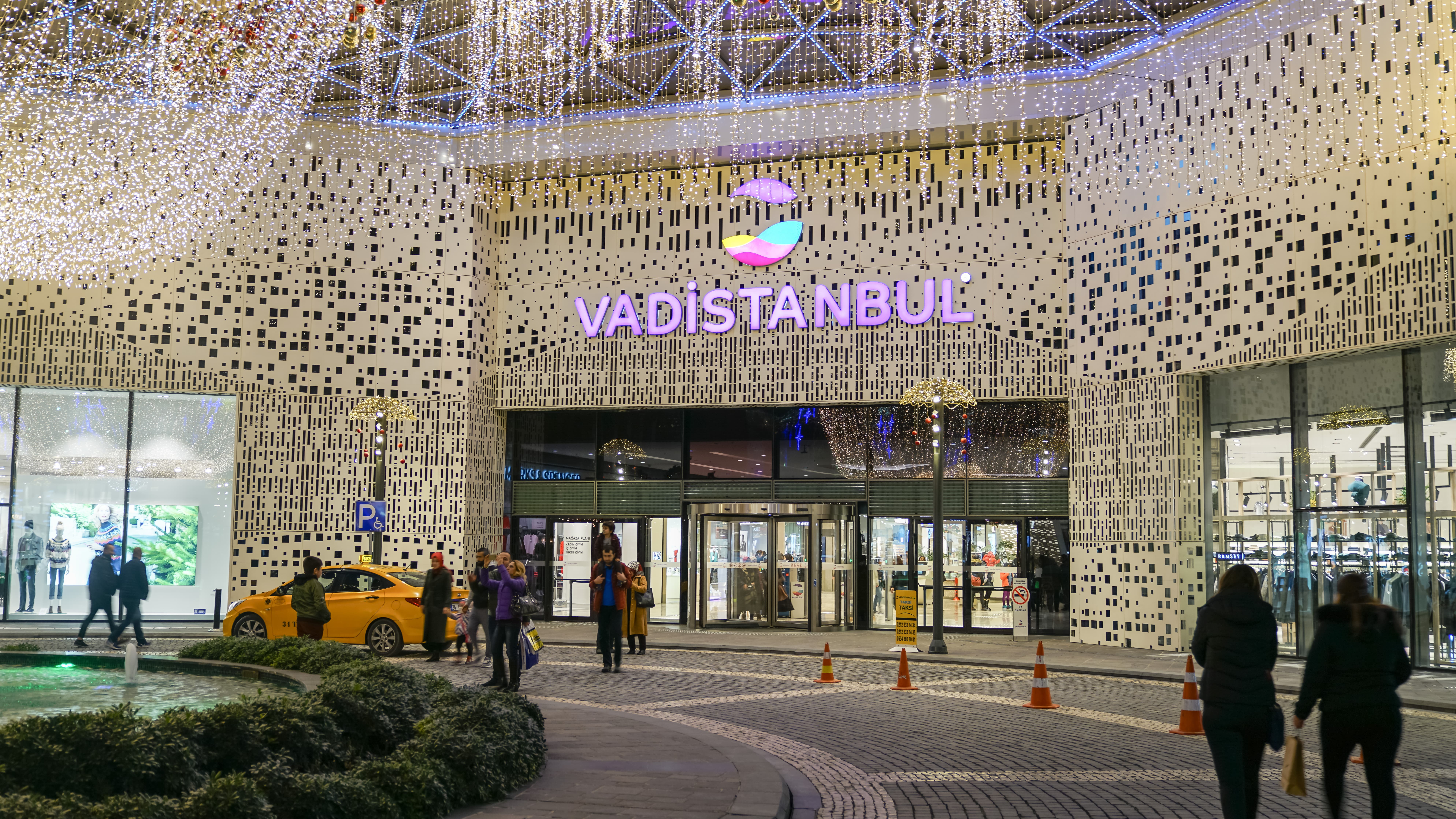 Vadistanbul Shopping Mall