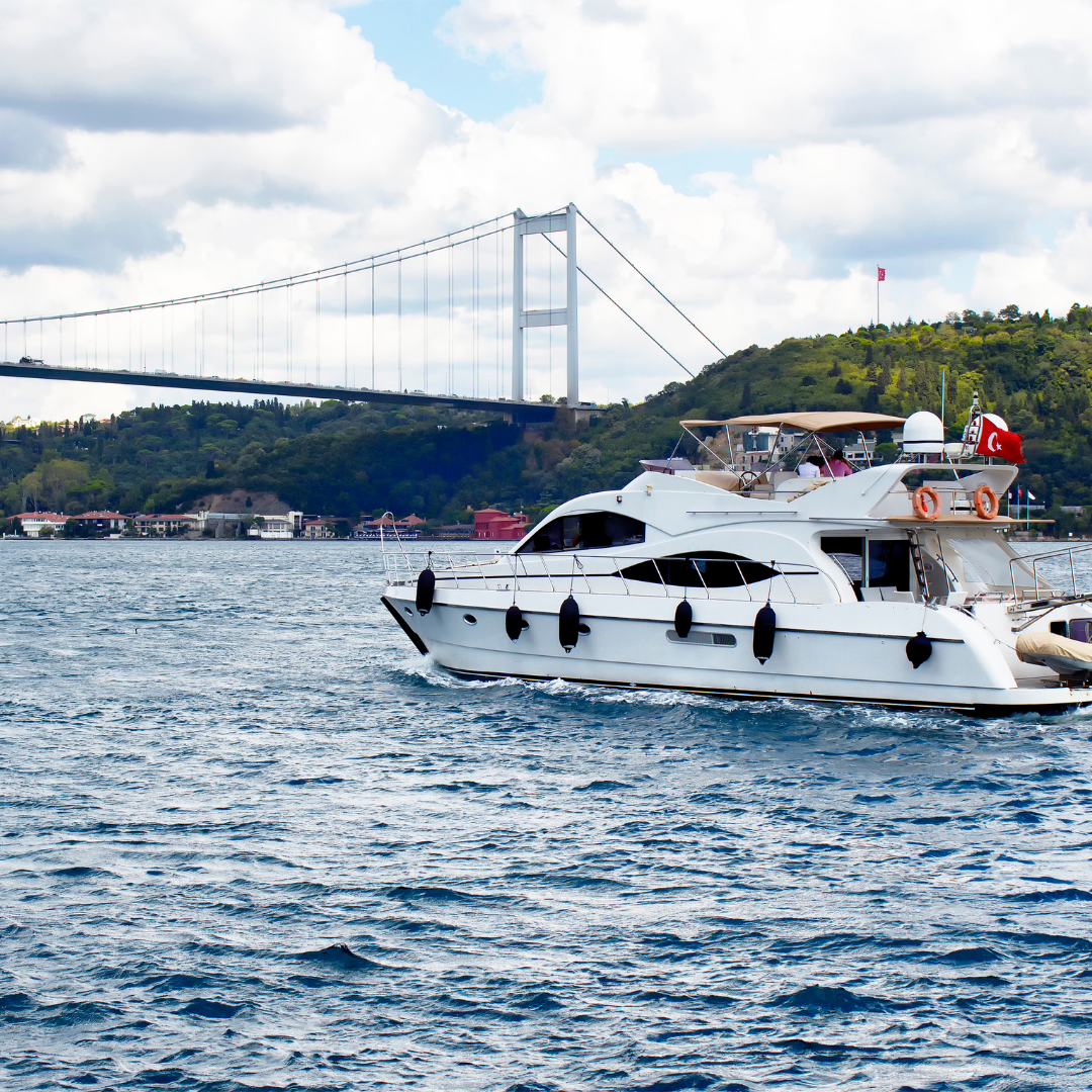 Machen Sie eine Tour am Bosporus